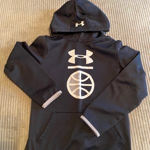 Boys Under Armour dri fit sweatshirt
